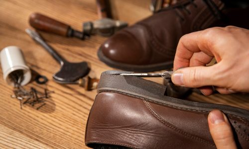 primo-piano-sugli-strumenti-per-l-arte-dell-incisione_23-2149186780